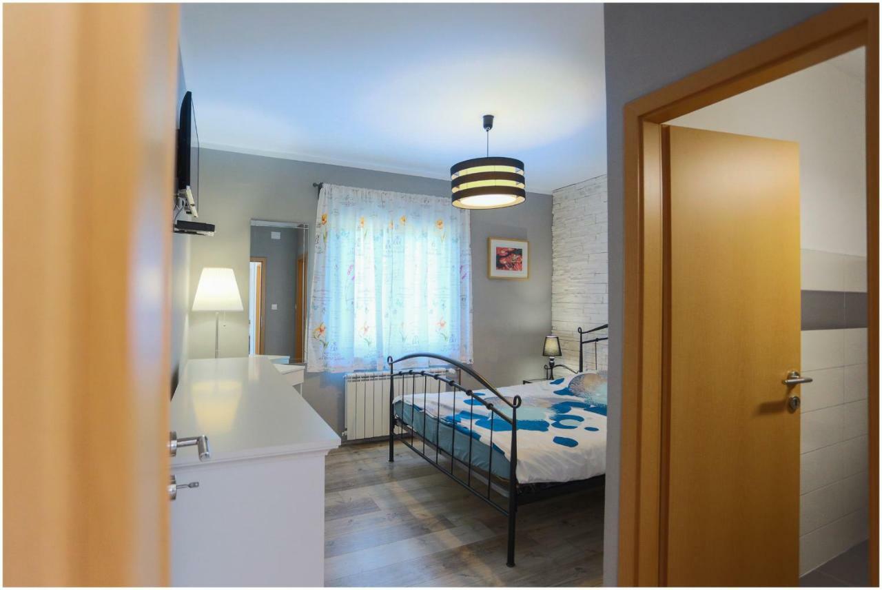 Hotel House Mellifera à Razvode Extérieur photo